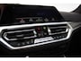 BMW 3-Serie Touring 320i M sport // Portimao Blue | BTW auto | Panoramadak | Trekhaak | Sfeerverlichting | CarPlay & Android Auto