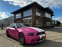 Ford Mustang USA 3.7 V6 met "Rose Indian Brilliant"- Wrap