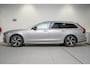 Volvo V90 T6 Plug-in hybrid AWD Plus Dark 350pk | Harman/Kardon | 360° Rondomzicht Parkeercamera | Stoelverwarming | Stuurverwarming | Lederen Sportstoelen | Getint Glas