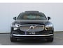 Volvo V90 T6 Automaat Recharge AWD Plus Bright | Demo Deal | Adaptieve Cruise Control met Pilot Assist | Luchtvering | Geventileerde voorstoelen | Harman Kardon audio | Elektrisch bedienbaar Panoramisch Schuif-/Kanteldak | Elektrische voorstoelen |Stoel- en stuurverwarming | Park Assist voor + achter | 360 Parkeercamera | Getint glas achter | Blind Spot Information System | Keyless Entry | Apple CarPlay | 20'' Lichtmetalen wielen