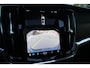Volvo V90 T6 350PK Recharge AWD Plus Bright | Adaptieve Cruise Control met Pilot Assist | Luchtvering | Geventileerde voorstoelen | Harman Kardon audio | Elektrisch bedienbaar Panoramisch Schuif-/Kanteldak | Elektrische voorstoelen |Stoel- en stuurverwarming | Park Assist voor + achter | 360 Parkeercamera | Getint glas achter | Blind Spot Information System | Keyless Entry | Apple CarPlay | 20'' Lichtmetalen wielen