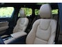 Volvo V90 T6 350PK Recharge AWD Plus Bright | Adaptieve Cruise Control met Pilot Assist | Luchtvering | Geventileerde voorstoelen | Harman Kardon audio | Elektrisch bedienbaar Panoramisch Schuif-/Kanteldak | Elektrische voorstoelen |Stoel- en stuurverwarming | Park Assist voor + achter | 360 Parkeercamera | Getint glas achter | Blind Spot Information System | Keyless Entry | Apple CarPlay | 20'' Lichtmetalen wielen