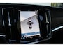 Volvo V90 T6 350PK Recharge AWD Plus Bright | Adaptieve Cruise Control met Pilot Assist | Luchtvering | Geventileerde voorstoelen | Harman Kardon audio | Elektrisch bedienbaar Panoramisch Schuif-/Kanteldak | Elektrische voorstoelen |Stoel- en stuurverwarming | Park Assist voor + achter | 360 Parkeercamera | Getint glas achter | Blind Spot Information System | Keyless Entry | Apple CarPlay | 20'' Lichtmetalen wielen