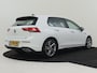 Volkswagen Golf 1.5 eTSI R-Line Business 150 pk | Achteruitrijcamera | Stoel en Stuur Verwarming | Apple Carplay Android Auto l Cruise Control Adaptief | 17" LMV
