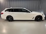 BMW 5-Serie Touring 530e High Executive M Sport 20"/Soft Close/Active Steering/Panoramadak/Laser LED/Leder/Head-up/Keyless/Stoelverwarming + koeling/Adaptieve cruise/Dodehoek/Camera/Apple Carplay & Android Auto