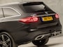 Mercedes-Benz C-klasse Estate 300e PHEV AMG Sport 320Pk Automaat (APPLE CARPLAY, GROOT NAVI, CAMERA, ELEK SPORTSTOELEN, ADAPTIVE CRUISE, STOELVERWARMING, GETINT GLAS, TREKHAAK, NIEUWSTAAT)