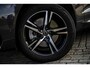 Volvo XC60 Recharge T6 AWD R-Design LONG RANGE | Trekhaak | Harman/kardon audio | Adaptieve LED koplampen | Adaptive cruise control | 19" velgen | Standkachel |