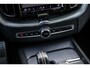 Volvo XC60 Recharge T6 AWD R-Design LONG RANGE | Trekhaak | Harman/kardon audio | Adaptieve LED koplampen | Adaptive cruise control | 19" velgen | Standkachel |