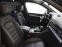 Volkswagen Touareg 3.0 TSi eHybrid 4MOTION R | Panoramadak | Luchtvering | Trekhaak | Nachtzichtassistent | 360 camera | Head-up display | Parkeerassistent |