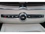 Volvo XC60 T8 Recharge AWD Ultra - LONG RANGE - Luchtvering - Panorama/schuifdak - IntelliSafe Assist & Surround - 360º Camera - Adaptieve LED koplampen - Verwarmde voorstoelen, stuur & achterbank - Elektr. bedienb. voorstoelen met geheugen - Head up display - Draadloze tel. lader - Extra getint glas - Elektr. inklapbare trekhaak - 22' LMV