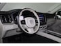 Volvo XC60 T8 Recharge AWD Ultra - LONG RANGE - Luchtvering - Panorama/schuifdak - IntelliSafe Assist & Surround - 360º Camera - Adaptieve LED koplampen - Verwarmde voorstoelen, stuur & achterbank - Elektr. bedienb. voorstoelen met geheugen - Head up display - Draadloze tel. lader - Extra getint glas - Elektr. inklapbare trekhaak - 22' LMV