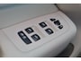 Volvo XC60 T8 Recharge AWD Ultra - LONG RANGE - Luchtvering - Panorama/schuifdak - IntelliSafe Assist & Surround - 360º Camera - Adaptieve LED koplampen - Verwarmde voorstoelen, stuur & achterbank - Elektr. bedienb. voorstoelen met geheugen - Head up display - Draadloze tel. lader - Extra getint glas - Elektr. inklapbare trekhaak - 22' LMV