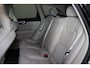 Volvo XC60 T8 Recharge AWD Ultra - LONG RANGE - Luchtvering - Panorama/schuifdak - IntelliSafe Assist & Surround - 360º Camera - Adaptieve LED koplampen - Verwarmde voorstoelen, stuur & achterbank - Elektr. bedienb. voorstoelen met geheugen - Head up display - Draadloze tel. lader - Extra getint glas - Elektr. inklapbare trekhaak - 22' LMV