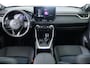 Toyota RAV4 2.5 Hybrid Style Bi-tone | LED | Navi | Clima | Cruise Adaptive | Stoelverwarming | JBL | Keyless | Camera | Elektrische Stoel | Lichtmetalen Velgen | Parkeersensoren V+A| Achteruitrijcamera | Apple Carplay/Android Auto|telefoonintegratie premium | Cruise control adaptief