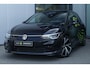 Volkswagen Golf 1.5 eTSI R-Line Business / Panorama / Camera / LED