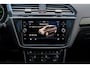 Volkswagen Tiguan 2.0 TSI 4Motion Highline *PANORAMADAK* 180pk Camera/Navi/Head-up Display '20 Inch Velgen