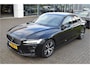 Volvo S60 2.0 T5 251PK R-Design Pano | Harman Kardon | Elektr trekhaak | Stoelverwarming + achter + stuur | Pilot Assist | Leer | Headup | Dodehoeksensor | Bochtverlichting