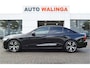 Volvo S60 2.0 T5 251PK R-Design Pano | Harman Kardon | Elektr trekhaak | Stoelverwarming + achter + stuur | Pilot Assist | Leer | Headup | Dodehoeksensor | Bochtverlichting