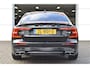 Volvo S60 2.0 T5 251PK R-Design Pano | Harman Kardon | Elektr trekhaak | Stoelverwarming + achter + stuur | Pilot Assist | Leer | Headup | Dodehoeksensor | Bochtverlichting