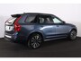 Volvo XC90 T8 Recharge AWD Plus Dark - IntelliSafe Assist & Surround - Harman/Kardon audio - Adaptieve LED koplampen - Parkeercamera achter - Verwarmde voorstoelen, stuur & achterbank - Parkeersensoren voor & achter - Elektr. bedienb. voorstoelen met geheugen - Draadloze tel. lader - Extra getint glas - 20' LMV