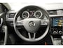 Skoda Octavia Combi 1.5 TSI 150PK! Automaat Business Edition Plus BJ2020 Lmv 17" | Led V+A | Pdc | Navi | Keyless entry | App-Connect | Canton Audio | Dashboard verlichting | Climate control | Cruise control | Verwarmde voorstoelen | Extra getint glas