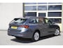 Skoda Octavia Combi 1.0 TSI Business Edition BJ2021 Lmv 16" | Led | Pdc | Navi | Elek. achterklep | Dynamische knipperlichten | App-Connect | Virtual cockpit | Climate control | Cruise control | Verwarmde voorstoelen | Getint glas