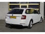Skoda Octavia Combi 1.5 TSI 150PK! Automaat Style BJ2019 Lmv 16" | Led | Pdc | Navi | Trekhaak | App-Connect | Dashboard verlichting | Climate control | Cruise control | Getint glas