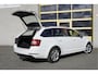 Skoda Octavia Combi 1.5 TSI 150PK! Automaat Style BJ2019 Lmv 16" | Led | Pdc | Navi | Trekhaak | App-Connect | Dashboard verlichting | Climate control | Cruise control | Getint glas