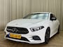 Mercedes-Benz A-klasse 250 *AMG* Leder/Alcantara / 225PK / Camera / Full LED / Cruise / Navigatie / 18'' LMV