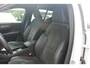 Volvo XC40 T4 Recharge R-Design | Panoramadak | Stoelverwarming | Parkeercamera | Glossy Black | Keyless