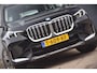 BMW iX1 XDrive30 Launch Edition 67 kWh + 7.757 EURO AAN EXTRA OPTIES!!