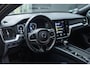 Volvo V60 T4 Automaat Momentum Pro | 19'' Lichmetalen velgen | Navigatie | Dealeronderhouden | Elektrisch bedienbare achterklep | Keyless start | Parkeersensoren achter |