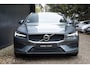 Volvo V60 T4 Automaat Momentum Pro | 19'' Lichmetalen velgen | Navigatie | Dealeronderhouden | Elektrisch bedienbare achterklep | Keyless start | Parkeersensoren achter |