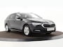Skoda Octavia Combi 1.0 TSI 110pk Business Edition · Apple/Android Car Play · Navigatie · Elek. Achterklep · P-Sensoren · Cruise Control · 16'' Inch · Garantie t/m 05-09-2027 of 100.000km