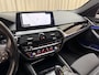 BMW 5-Serie Touring 520i *Panodak* Sportline / Head-Up / Keyless / Adapt. Cruise / Elek. Trekhaak / Stuur-/Stoelverw. / 360 Camera / Navigatie / 18'' LMV