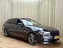 BMW 5-Serie Touring 520i *Panodak* Sportline / Head-Up / Keyless / Adapt. Cruise / Elek. Trekhaak / Stuur-/Stoelverw. / 360 Camera / Navigatie / 18'' LMV