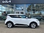 Kia e-Soul ExecutiveLine 64 kWh 3-Fase | Cruise Control Adaptief | Navigatie | Camera | Leder | Stoel+StuurVerwarming | Panorama-dak | Tot 10Jr. Kia-Garantie
