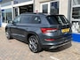 Skoda Kodiaq 1.5 TSI Sportline Business 7p. / AUTOMAAT/ PANO/ ELEK. TREKHAAK/ CAMERA/ PARK. SENSOREN/ MEMORY SEATS/ LED/ VIRTUAL COCKPIT/ KEYLESS/ STOELVERWARM./ SMARTLINK/ NAVI/ CLIMA/ 19" LMV
