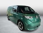 Volkswagen ID. Buzz Cargo Bedrijfswagens Anniversary Edition Elektromotor 4M 250kW (340 pk) | 4 Motion | Elektrische schuifdeur rechts | Open en close plus pakket | DAB+ | Achteruitrijcamera | Achterlichten LED | Bijrijdersstoel in plaats van bijrijdersbank inclusief ISOFIX |