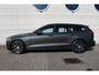 Volvo V60 T6 Automaat Plug-in hybrid AWD Plus Dark | Trekhaak | BLIS | Visual Park Assist | Open Grid | Voorruitverwarming | Stoelverwarming voor en achter | Preconditioning | Elektrisch verstelbare voorstoelen met geheugen | Harman Kardon | Pilot Assist | 18 Inch | Google Maps | Google Assistant
