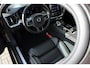 Volvo V60 T6 Automaat Plug-in hybrid AWD Plus Dark | Trekhaak | Visual Park Assist | Open Grid | Voorruitverwarming | Stoelverwarming voor en achter | Preconditioning | Elektrisch verstelbare voorstoelen met geheugen | Harman Kardon | Pilot Assist | 18 Inch | Blis | Google Maps | Google Assistant