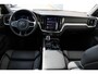 Volvo V60 T6 Automaat Plug-in hybrid AWD Plus Dark | Trekhaak | Visual Park Assist | Open Grid | Voorruitverwarming | Stoelverwarming voor en achter | Preconditioning | Elektrisch verstelbare voorstoelen met geheugen | Harman Kardon | Pilot Assist | 18 Inch | Blis | Google Maps | Google Assistant