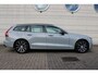 Volvo V60 T6 Automaat Plug-in hybrid AWD Plus Dark | Trekhaak | Visual Park Assist | Open Grid | Voorruitverwarming | Stoelverwarming voor en achter | Preconditioning | Elektrisch verstelbare voorstoelen met geheugen | Harman Kardon | Pilot Assist | 18 Inch | Blis | Google Maps | Google Assistant