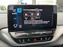 Volkswagen ID.4 Life 77 kWh / WARMTEPOMP/ PARK. SENSOREN/ APP CONNECT/ STOELVERWARM./ GETINT GLAS/ 19" LMV