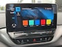 Volkswagen ID.4 Life 77 kWh / WARMTEPOMP/ PARK. SENSOREN/ APP CONNECT/ STOELVERWARM./ GETINT GLAS/ 19" LMV