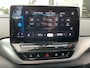 Volkswagen ID.4 Life 77 kWh / WARMTEPOMP/ PARK. SENSOREN/ APP CONNECT/ STOELVERWARM./ GETINT GLAS/ 19" LMV