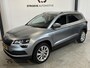 Skoda Karoq 1.0 TSI 115 pk handg. Ambition Buss. | Navi | Cruise | PDC | CarPlay | Clima | DAB | Org. NLD |