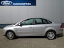 Ford Focus 1.6 100pk 4Deurs Ghia / APK Gekeurd tot 23-09-2026