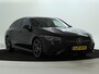 Mercedes-Benz CLA Shooting Brake 180 AMG Nightpakket | Trekhaak | Keyless Go | Sfeerverlichting | Stoelverwarming | Parkeerpakket met Camera | Inclusief 24 maanden Mercedes-Benz Certified garantie voor Europa.
