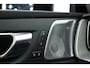 Volvo XC60 2.0 T8 Plug-in hybrid AWD Ultra Dark | Bowers & Wilkins | Massage | Trekhaak | Head-up | 360 camera |
